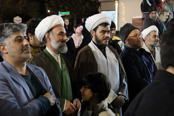 تصاویر/ استمرار حمایت های مردمی از نظام اسلامی و نیروهای مسلح در باروق