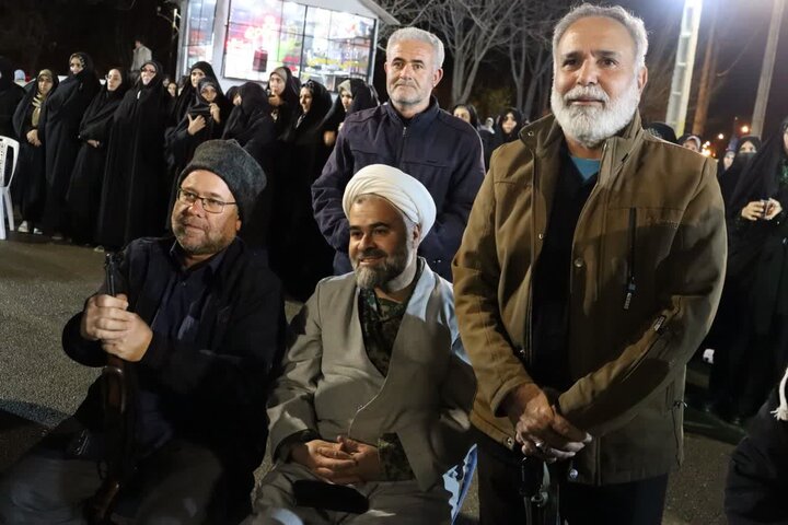 تصاویر/ استمرار حمایت های مردمی از نظام اسلامی و نیروهای مسلح در باروق