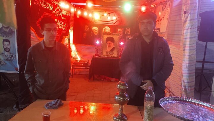 تصاویر/ فعالیت موکب مدرسه علمیه نقده در شب های اقتدار
