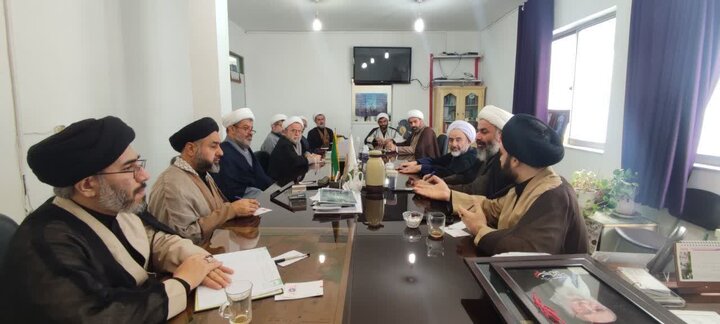 جلسه هم اندیشی اعضای قرارگاه تبلیغ دینی شهرستان آمل
