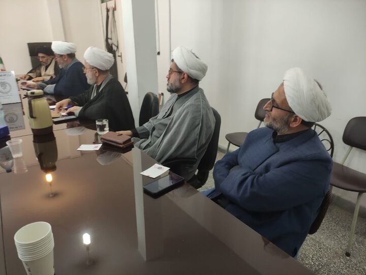 جلسه هم اندیشی اعضای قرارگاه تبلیغ دینی شهرستان آمل