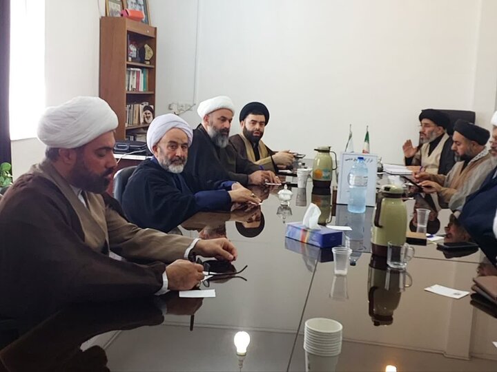جلسه هم اندیشی اعضای قرارگاه تبلیغ دینی شهرستان آمل