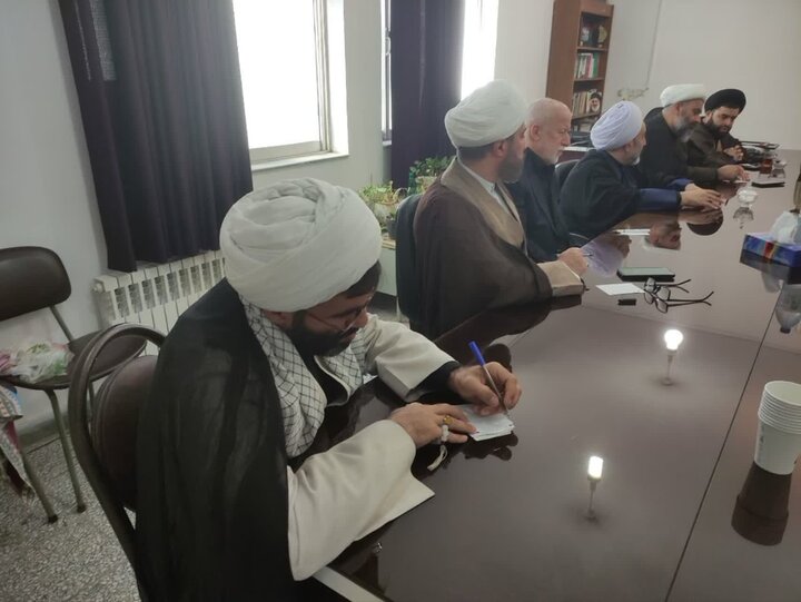 جلسه هم اندیشی اعضای قرارگاه تبلیغ دینی شهرستان آمل