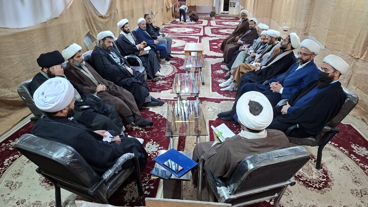 نشست مدیران مدارس علمیه چهارمحال و بختیاری در شرایط جنگی