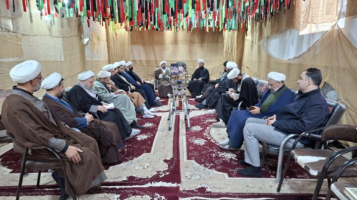 نشست مدیران مدارس علمیه چهارمحال و بختیاری در شرایط جنگی