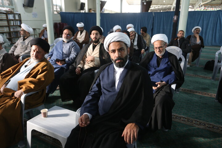 تصاوبر / تجمع روحانیون و امامان جماعت مساجد اصفهان دربیعت با رهبری معظم انقلاب