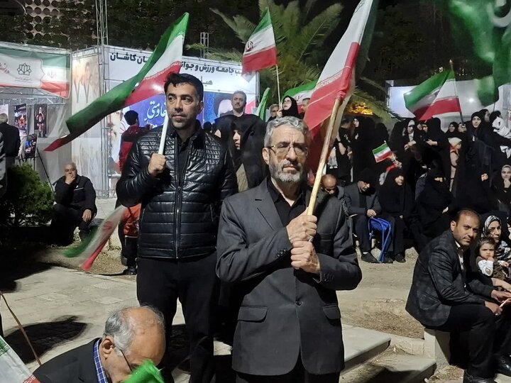 فیلم | سی و پنجمین شب از موج پرشور مردمی ، ولایی ؛شهید پرور دارالمومنین کاشان