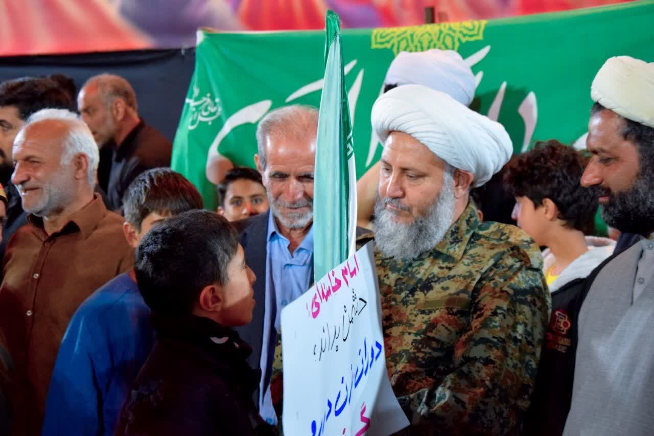 ملت ایستاده پای مبارزه، اجازه دو قطبی‌شدن جامعه را نمی‌دهد