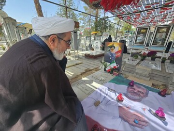 تصاویر/ حضور رئیس سازمان قضایی نیروهای مسلح کل کشور در گلزار شهدای بهشت زهرای تهران