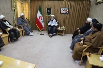 تصاویر/ دیدار مدیران  مدارس علمیه خواهران و برادران  زاهدان با نماینده ولی‌فقیه در سیستان و بلوچستان