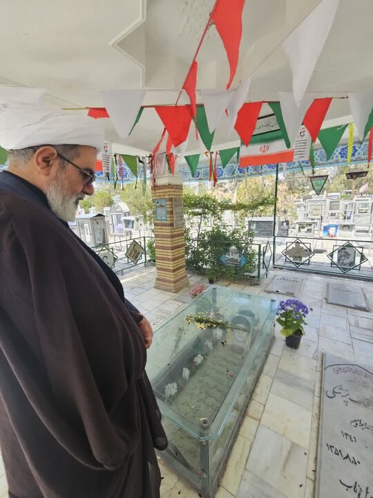تصاویر/ حضور رئیس سازمان قضایی نیروهای مسلح کل کشور در گلزار شهدای بهشت زهرای تهران