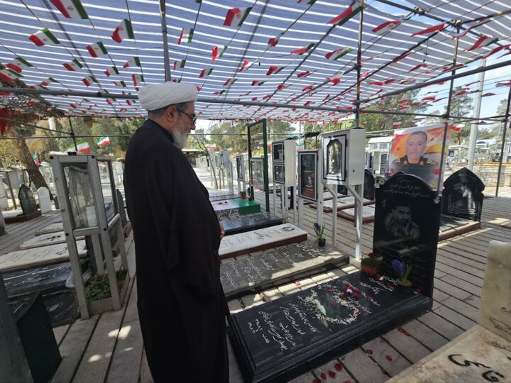 تصاویر/ حضور رئیس سازمان قضایی نیروهای مسلح کل کشور در گلزار شهدای بهشت زهرای تهران