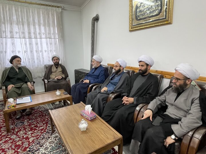 جلسه قرارگاه بلاغ مبین با امام جمعه نوشهر