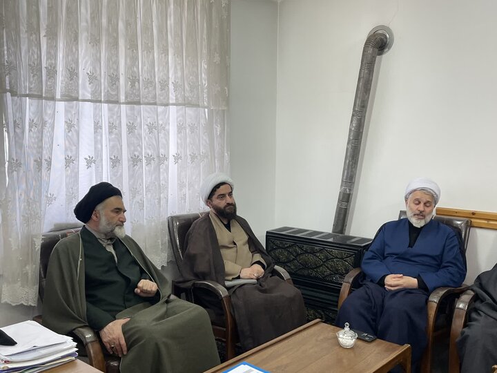 جلسه قرارگاه بلاغ مبین با امام جمعه نوشهر