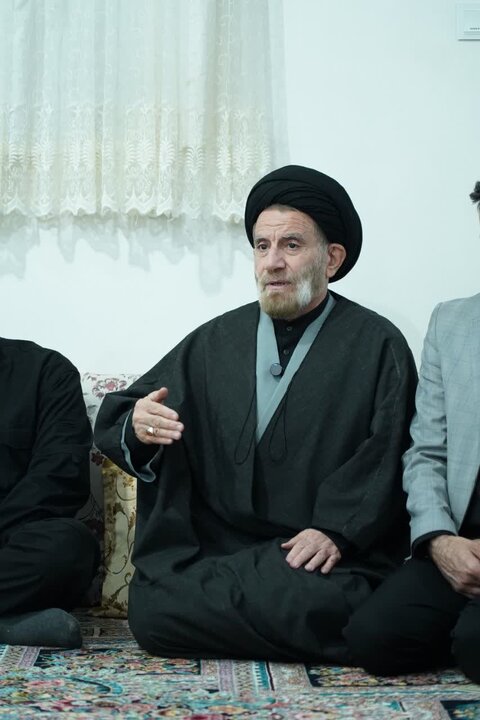 تصاویر/دیدار نماینده ولی فقیه و فرمانده سپاه لرستان با خانواده شهید بیرانوند از شهدای جنگ رمضان