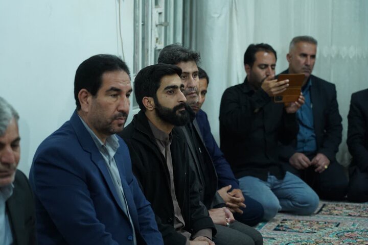 تصاویر/دیدار نماینده ولی فقیه و فرمانده سپاه لرستان با خانواده شهید بیرانوند از شهدای جنگ رمضان