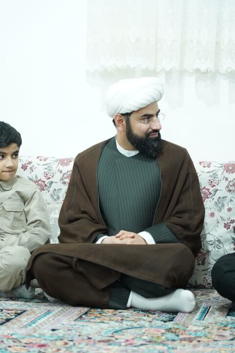 تصاویر/دیدار نماینده ولی فقیه و فرمانده سپاه لرستان با خانواده شهید بیرانوند از شهدای جنگ رمضان