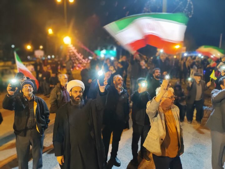 تصاویر/ تصاویر / سی‌وپنجمین شب حضور حماسی مردم قمصر در خیابان‌ها و میدان های شهر