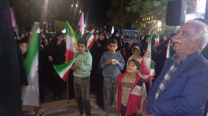 تصاویر/ حضور پرشور دهه نودی‌ها در سی و پنجمین اجتماع مردمی سفیدشهر در حمایت از وطن