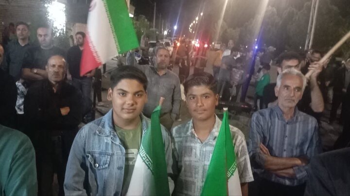 تصاویر/ حضور پرشور دهه نودی‌ها در سی و پنجمین اجتماع مردمی سفیدشهر در حمایت از وطن