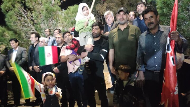 تصاویر/ حضور پرشور دهه نودی‌ها در سی و پنجمین اجتماع مردمی سفیدشهر در حمایت از وطن