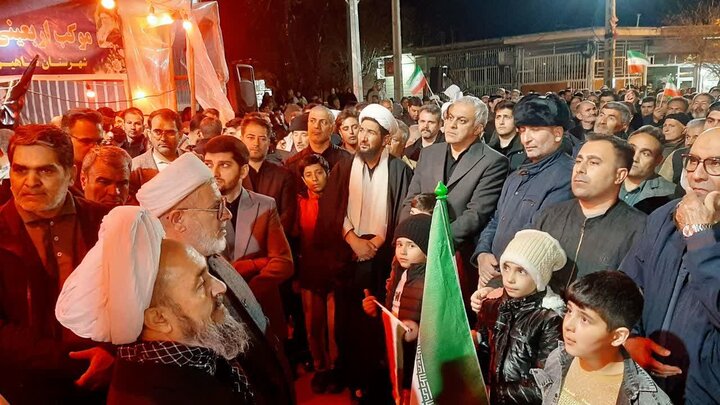 تصاویر/ اجتماع مردم ولایت مدار شهرستان شاهین دژ در حمایت از رهبر معظم انقلاب اسلامی در سی و ششمین شب متوالی