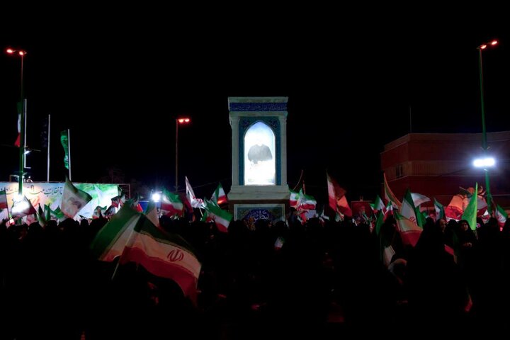 تصاویر/سی و پنجمین شب از موج پرشور مردمی  دارالشهدای آران وبیدگل