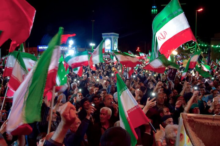 تصاویر/سی و پنجمین شب از موج پرشور مردمی  دارالشهدای آران وبیدگل