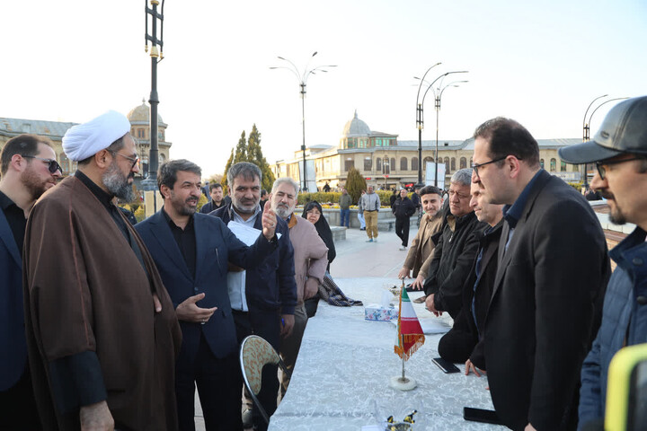 تصاویر / برگزاری میز خدمت مدیران در میدان امام خمینی(ره) همدان