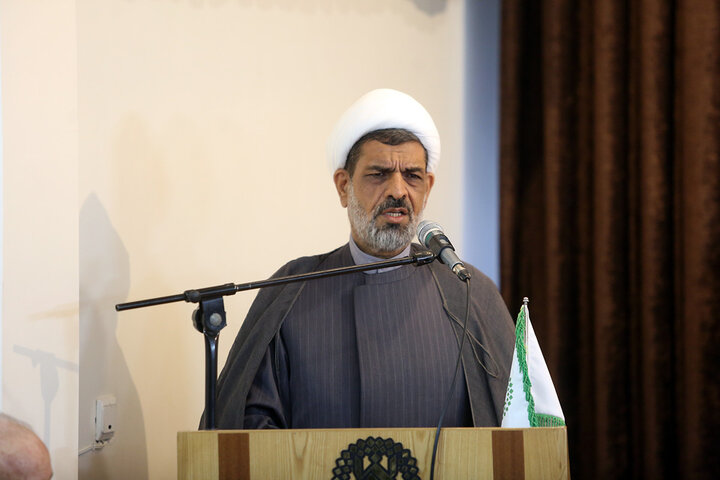 تکریم خانواده شهدای استان قم با حضور خادمان حرم امام حسین(ع)