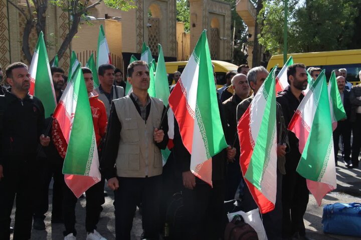تصاویر/ بدرقه گروه جهادی کاشان به منظور بازسازی مناطق آسیب دیده پایتخت در جنگ رمضان