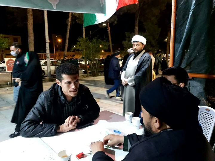 تصاویر| موکب گروه جهادی حوزه علمیه بیرجند در میدان شهید امام خامنه ای(ره)