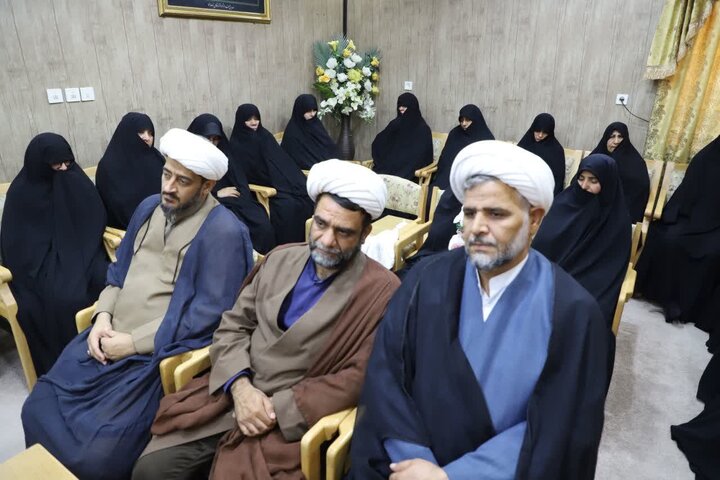 تصاویر/ دیدار مدیران  مدارس علمیه خواهران و برادران  زاهدان با نماینده ولی‌فقیه در سیستان و بلوچستان