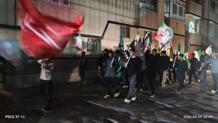 تصاویر/ حضور طلاب مدرسه علمیه الزهرا(س) زاهدان در بیعت با رهبری