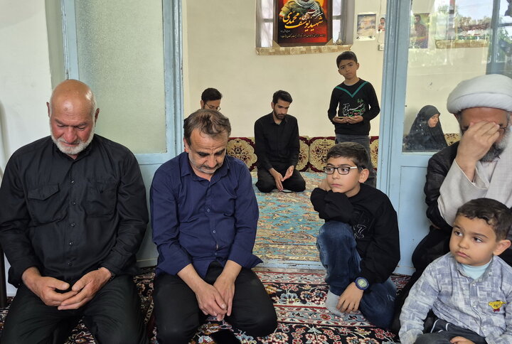 تصاویر | دیدار معاونان حوزه علمیه منطقه کاشان و کارکنان مدرسه علمیه آیت‌الله مدنی کاشانی(ره) با خانواده طلبه شهید یوسف محمدی