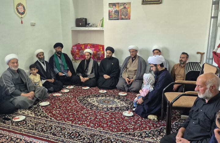 تصاویر | دیدار معاونان حوزه علمیه منطقه کاشان و کارکنان مدرسه علمیه آیت‌الله مدنی کاشانی(ره) با خانواده طلبه شهید یوسف محمدی