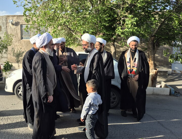 تصاویر | دیدار معاونان حوزه علمیه منطقه کاشان و کارکنان مدرسه علمیه آیت‌الله مدنی کاشانی(ره) با خانواده طلبه شهید یوسف محمدی