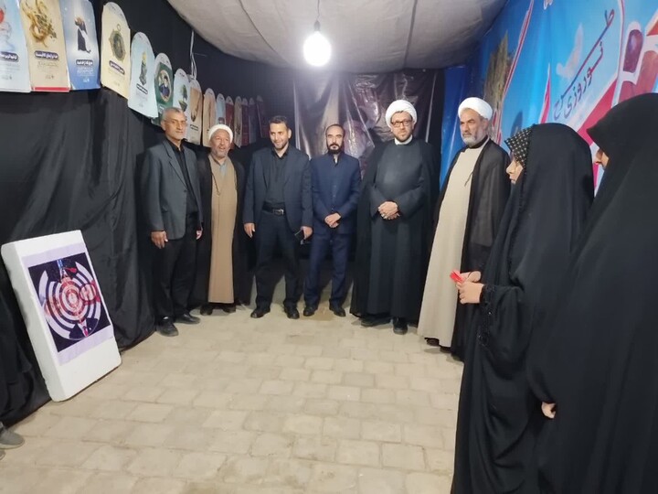 تصاویر| حضور پرشور اساتید و طلاب مدرسه علمیه الزهرا (س) طبس در تجمعات شبانه و تجدید بیعت با مقام معظم رهبری