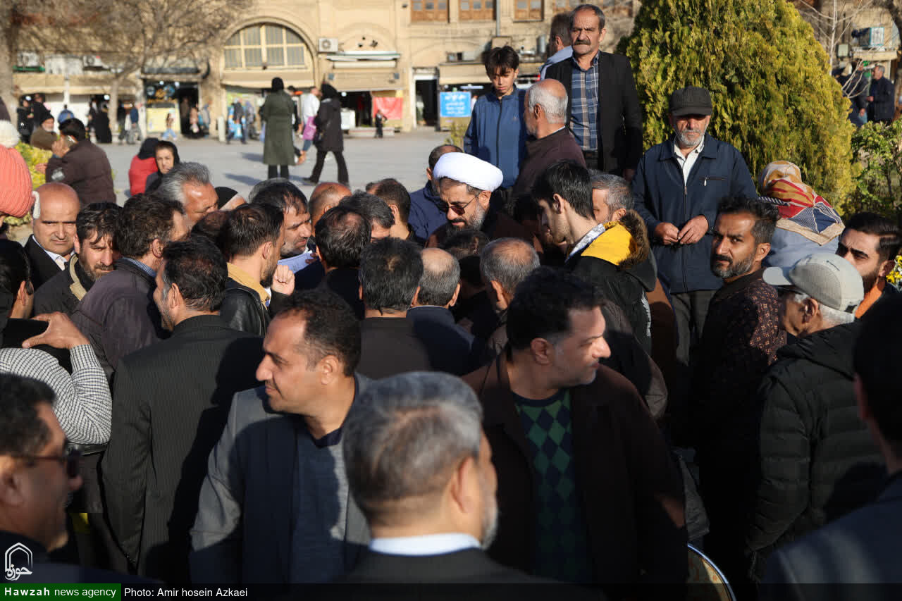 تصاویر / برگزاری میز خدمت مدیران در میدان امام خمینی(ره) همدان