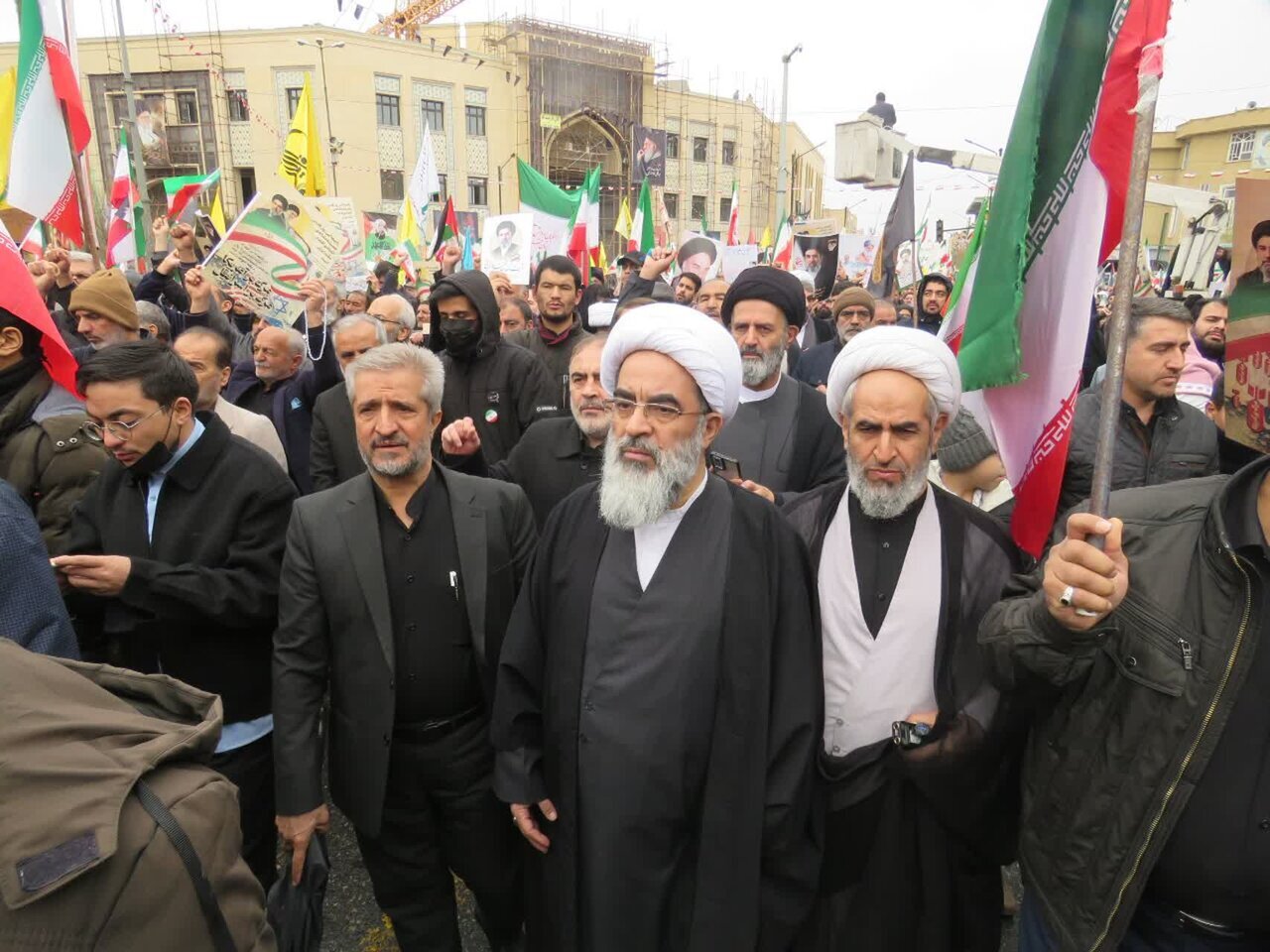 Ayatollah Fazel Lankarani joins 'Sacrifice for Iran' national campaign