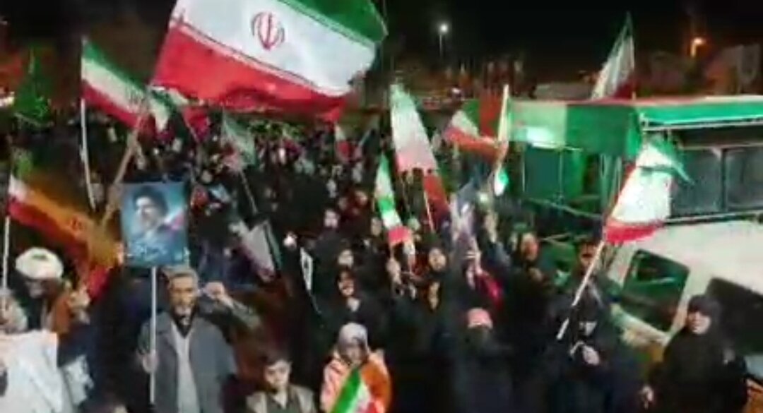 فیلم| سی و پنجمین شب حضور مردم غیور و ولایتمدار شهرستان دلیجان در میدان شهر
