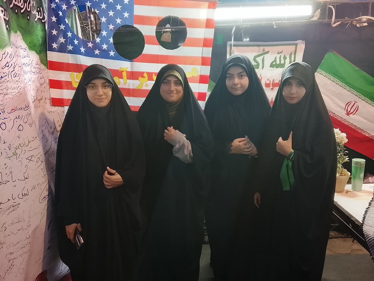 میدان داری دختران دانشجو در شب‌های اقتدار