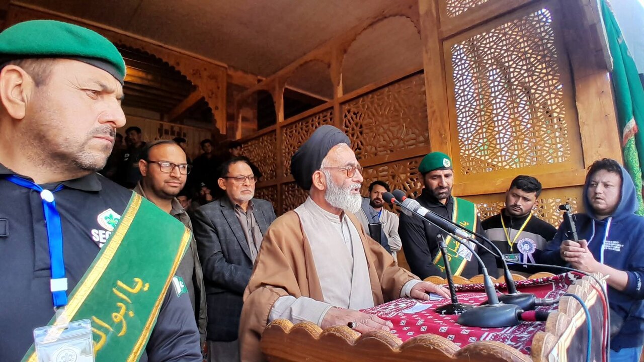 رہبرِ انقلابِ اسلامی کا چہلم؛ مرکزی جامع مسجد شگر بلتستان میں بڑا اجتماع/ ہزاروں افراد کی شرکت+تصاویر اور ویڈیو
