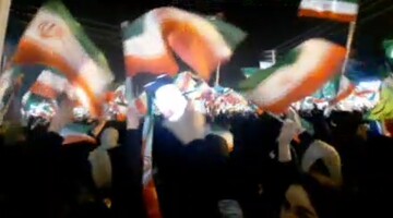 فیلم| اهتزاز پرچم‌ها در شب‌های حماسه برازجان