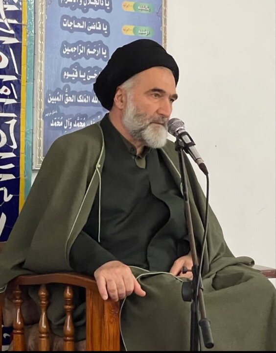 تصاویر / حضور حجت الاسلام و المسلمین حسینی، امام جمعه نوشهر در مجلس ختم فرزند شهید کریمی