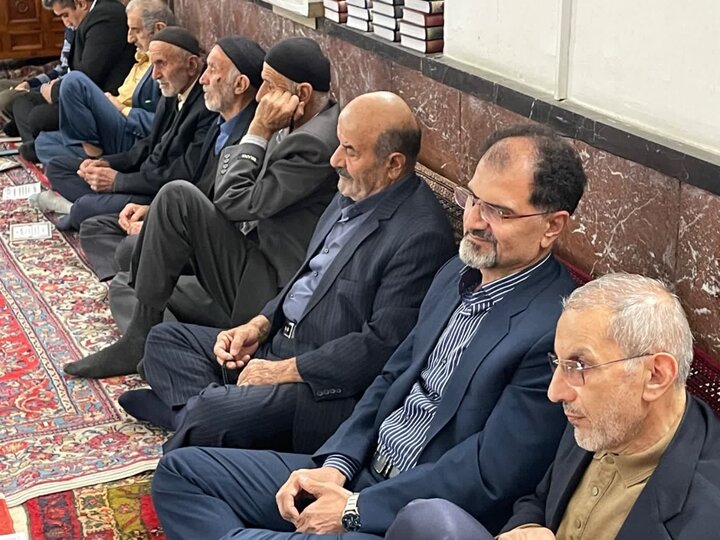 تصاویر / حضور حجت الاسلام و المسلمین حسینی، امام جمعه نوشهر در مجلس ختم فرزند شهید کریمی