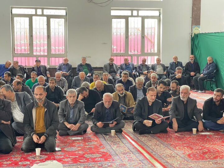 تصاویر / حضور حجت الاسلام و المسلمین حسینی، امام جمعه نوشهر در مجلس ختم فرزند شهید کریمی