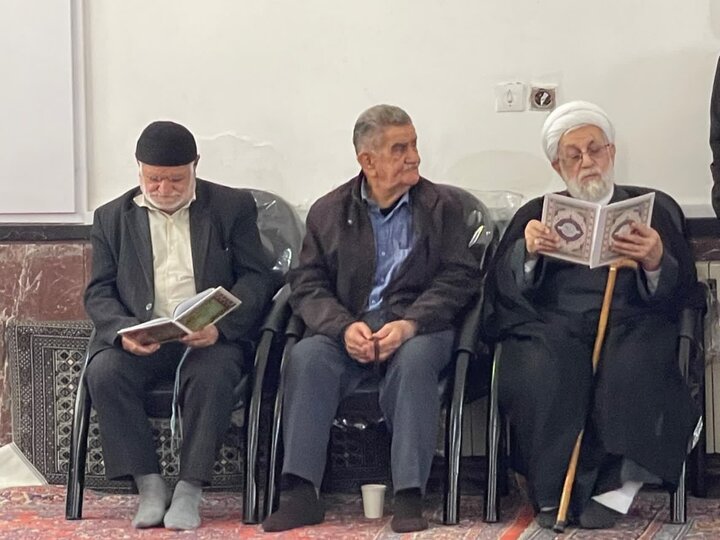 تصاویر / حضور حجت الاسلام و المسلمین حسینی، امام جمعه نوشهر در مجلس ختم فرزند شهید کریمی