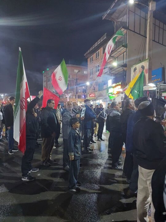 تجمع مردمی در شهر قهرمان پرور مرزن آباد