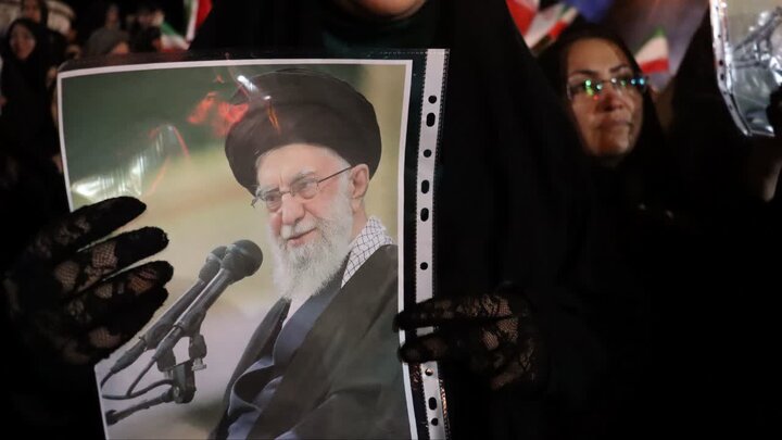تصاویر/ نمایش حضور مردم قدرشناس شاهین دژ در حمایت از رزمندگان و لنقلاب اسلامی